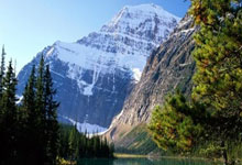 勇士连续三战告捷，库里上演威少表演