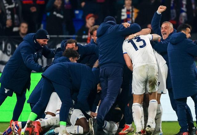 九游体育-拉齐奥战胜对手,保持不败气势如虹前行