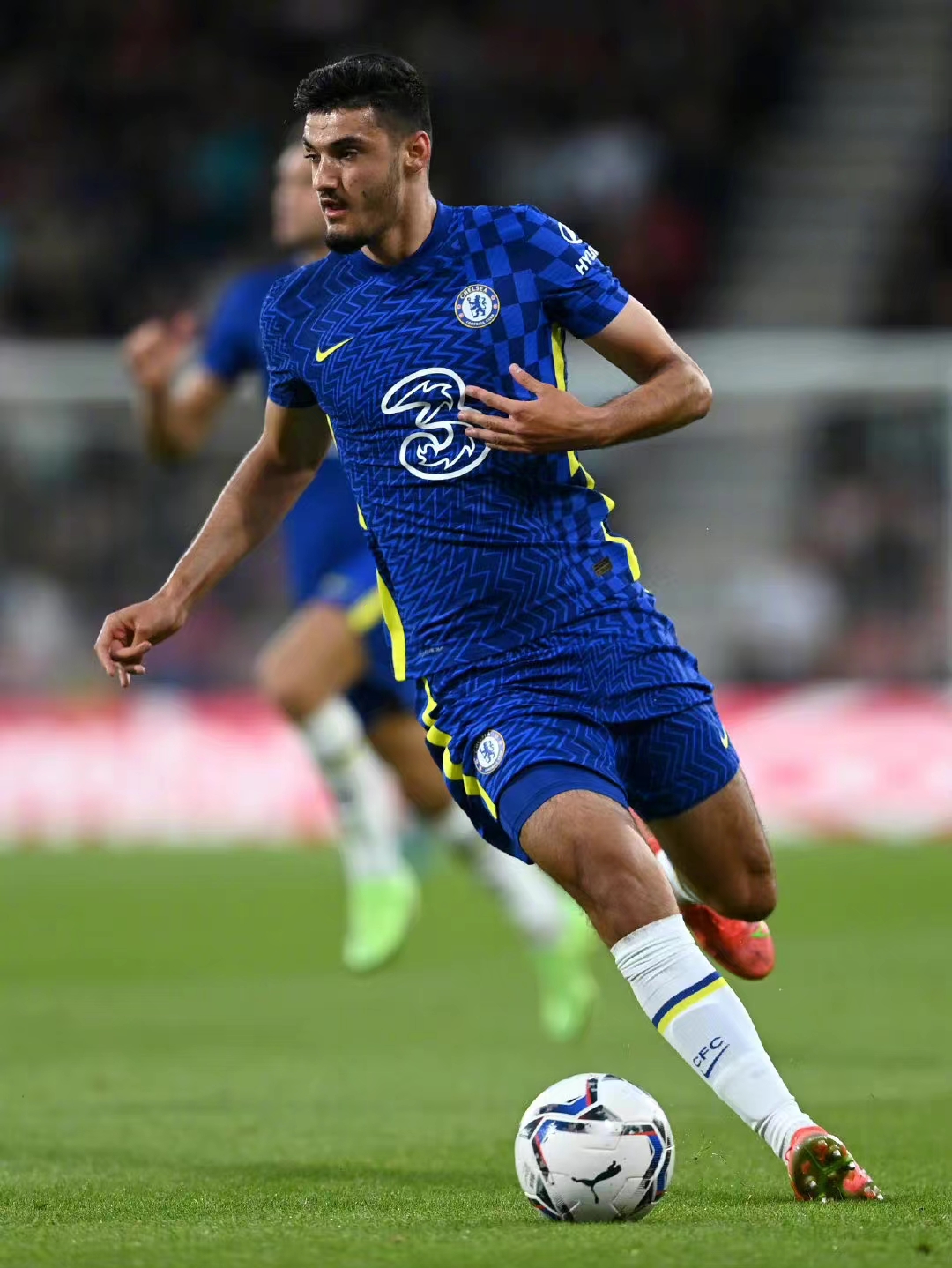 阿曼中场球员在欧洲赛场上贡献精彩助攻 阿曼中场球员在欧洲赛场上贡献精彩助攻