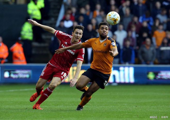 雷丁球员齐聚助威曼城全力以赴备战 雷丁球员齐聚助威曼城全力以赴备战