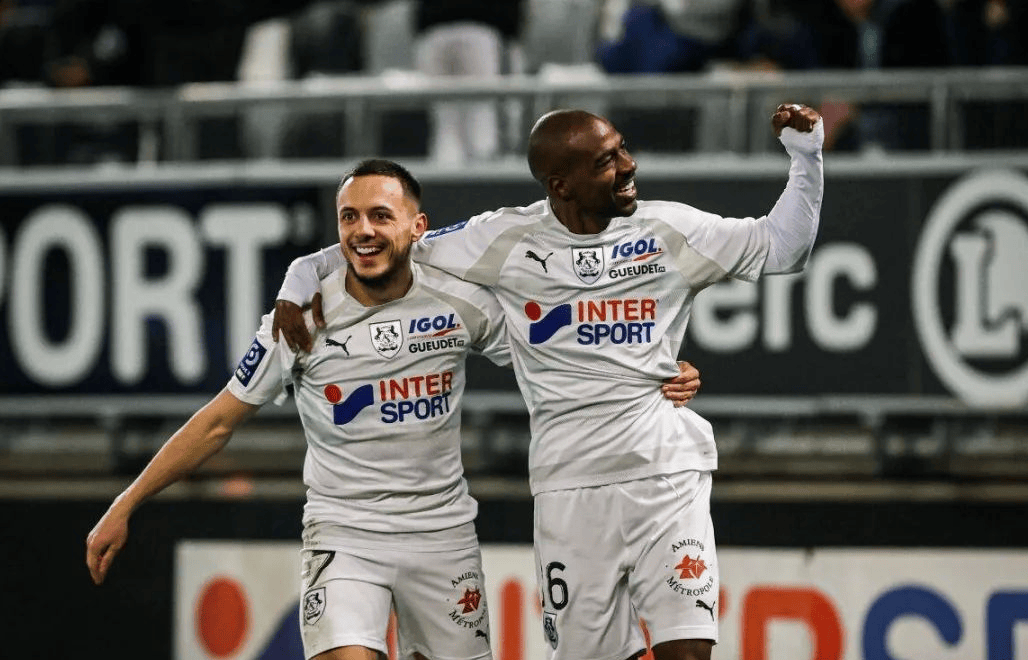 九游体育登录-亚眠客场大胜第戎，海德拉里斯破门，迪安加狂胜的简单介绍