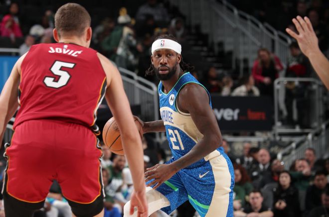 九游体育官网-关于雄鹿队新援在首秀中砍下+，助球队取胜的信息