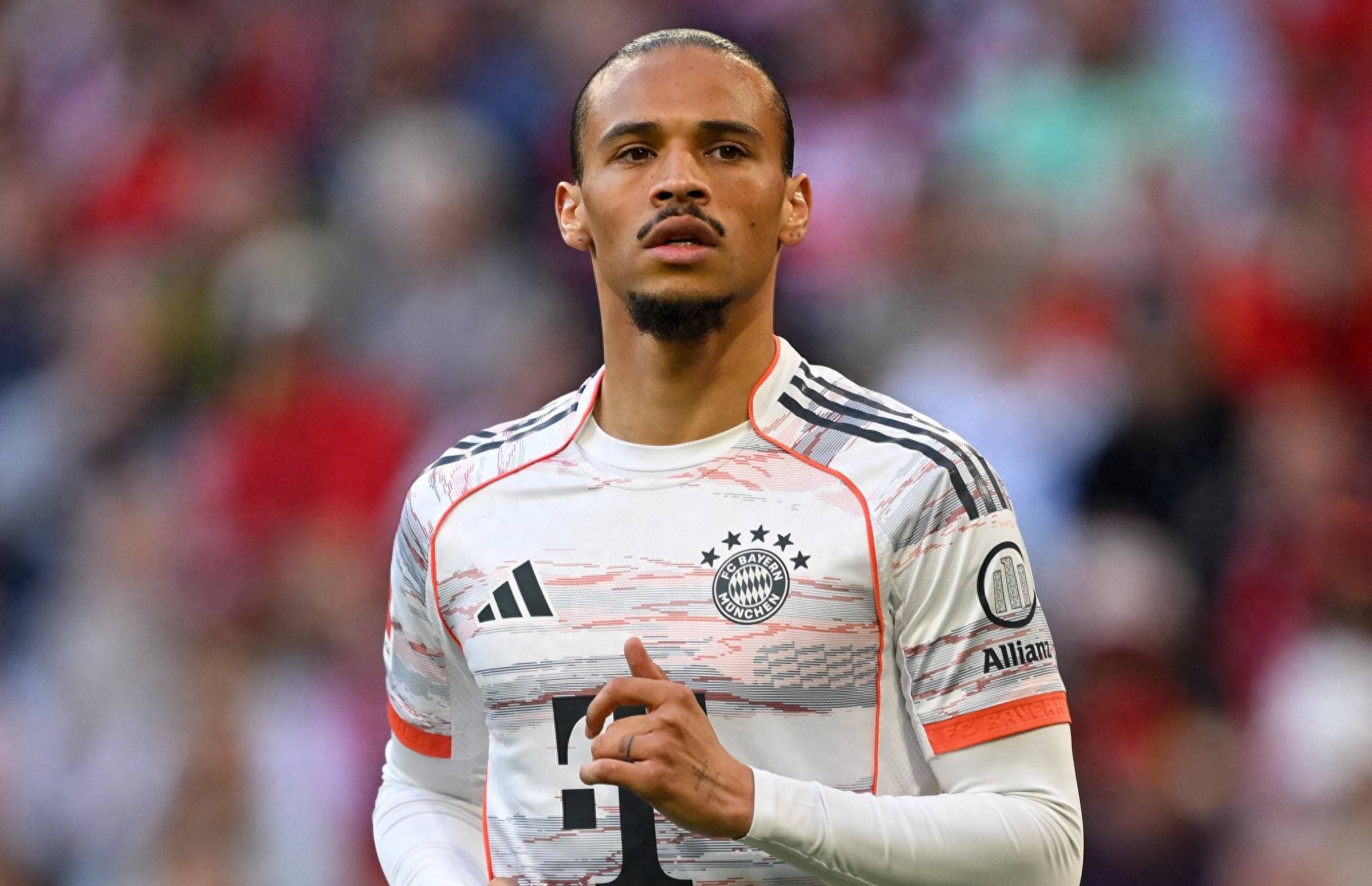 拜仁队在曼联队后背区签下了边锋