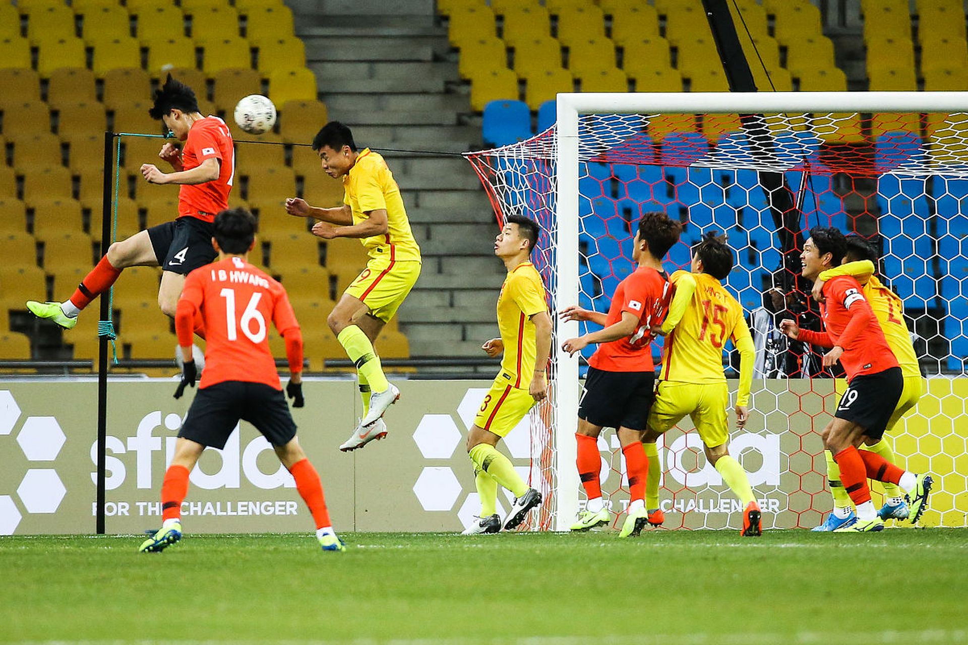 著名教练率领球队在最近比赛中取得胜利 著名教练率领球队在最近比赛中取得胜利