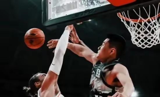 福建男篮凭借实力完胜,取得胜利 福建男篮凭借实力完胜,取得胜利