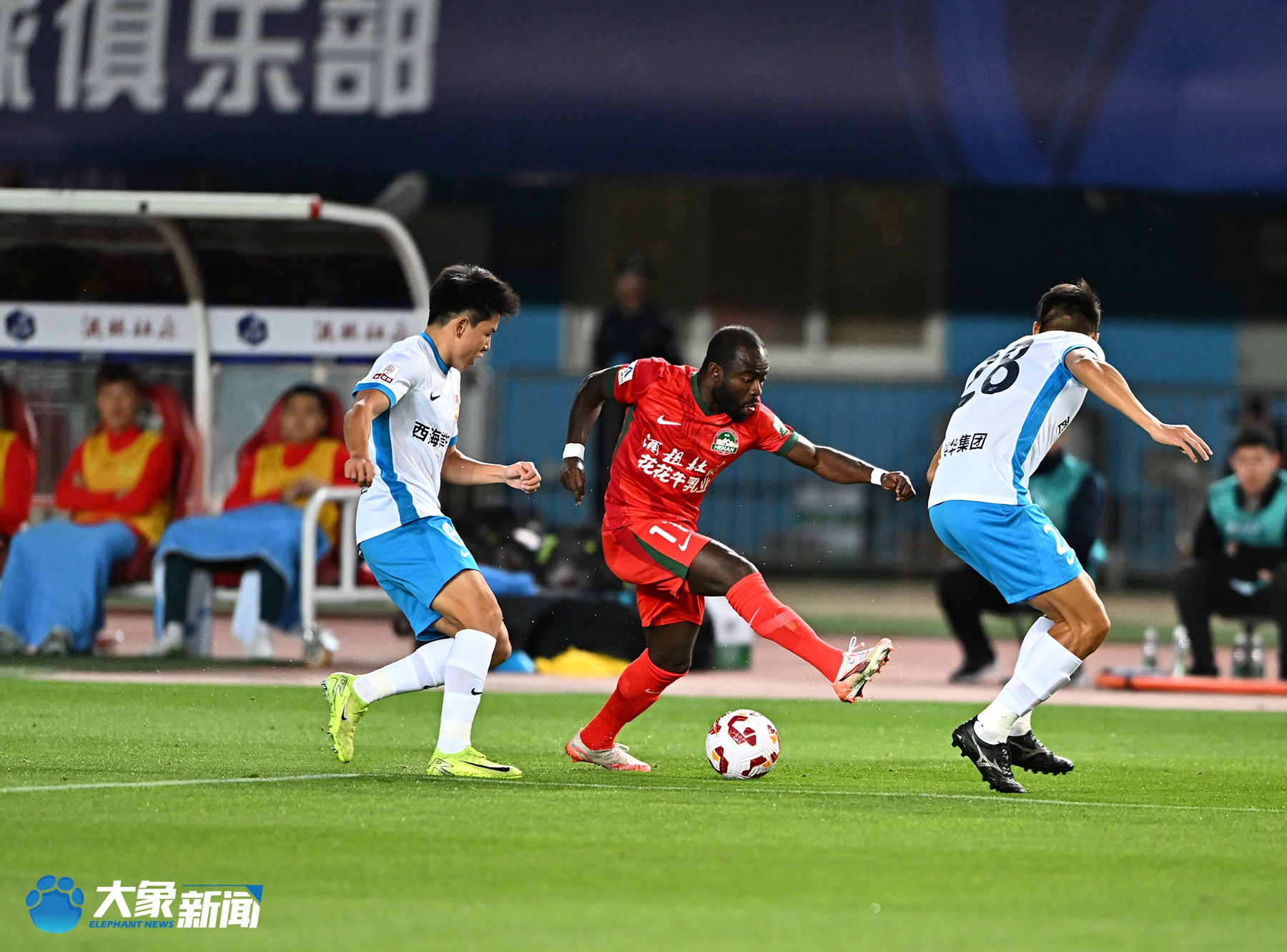 热那亚一分难求,球队陷入保级泥潭的简单介绍 热那亚一分难求,球队陷入保级泥潭的简单介绍