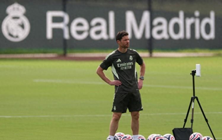 皇马客场胜马赛,提前包揽小组头名的简单介绍 皇马客场胜马赛,提前包揽小组头名的简单介绍