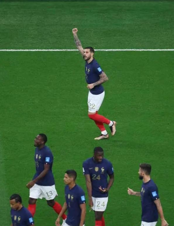 法国队闯入半决赛,与对手激烈对决 法国队闯入半决赛,与对手激烈对决