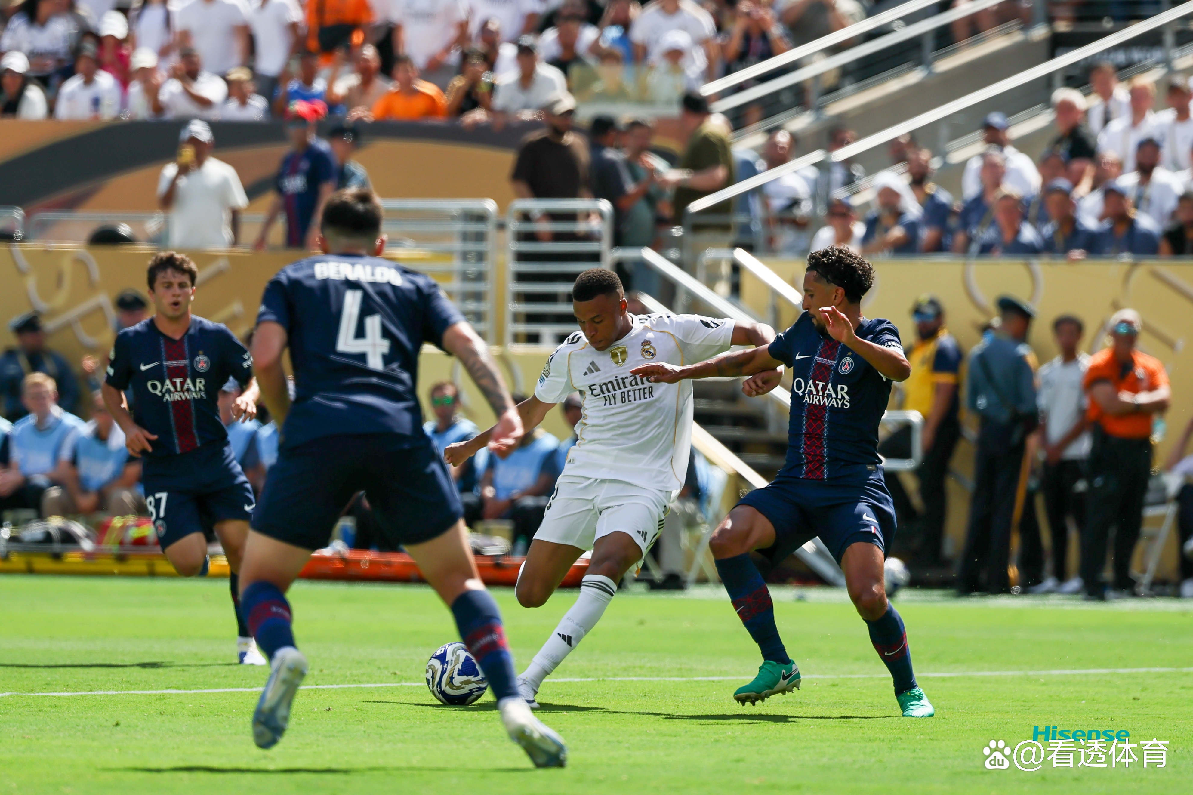 紧张对决:皇马后防稳险胜对手的简单介绍 紧张对决:皇马后防稳险胜对手的简单介绍