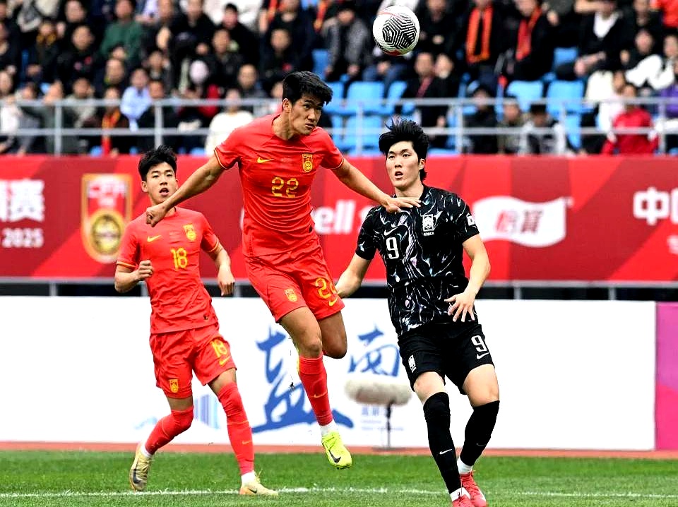 九游体育app-足球比赛场上球队士气高昂,势如破竹连胜的简单介绍