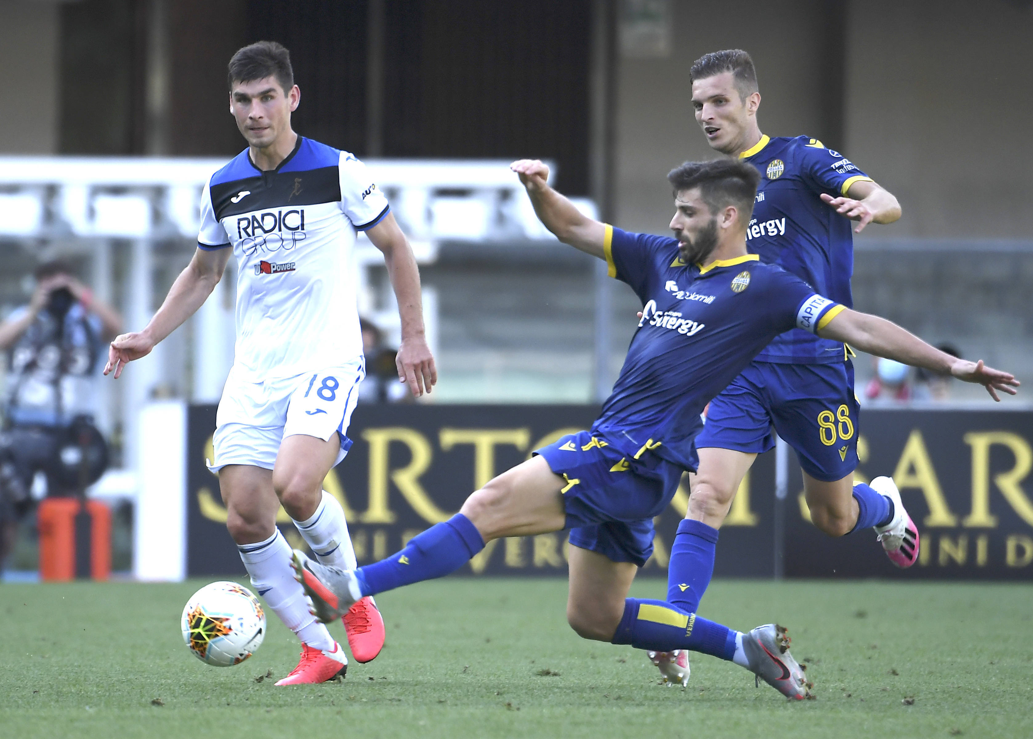 英格兰主场迎战波兰,备受瞩目 英格兰主场迎战波兰,备受瞩目