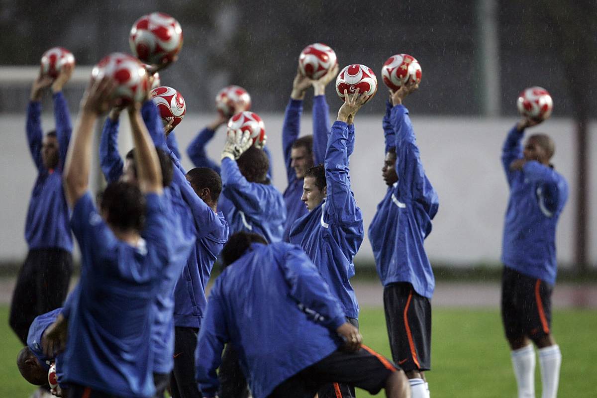 九游体育app下载-苏格兰队奋力晋级,庆祝胜利