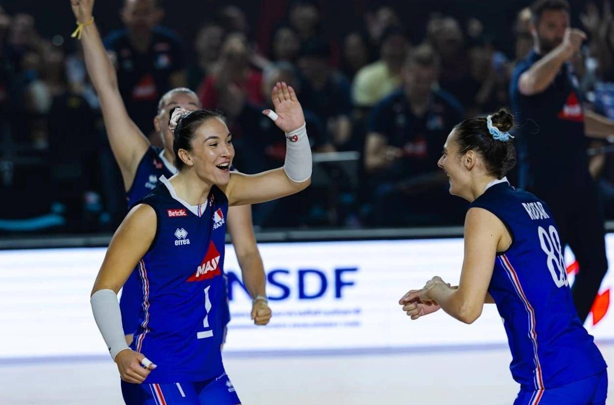 九游体育亚洲官网-英国女排发挥精彩,高分击败对手