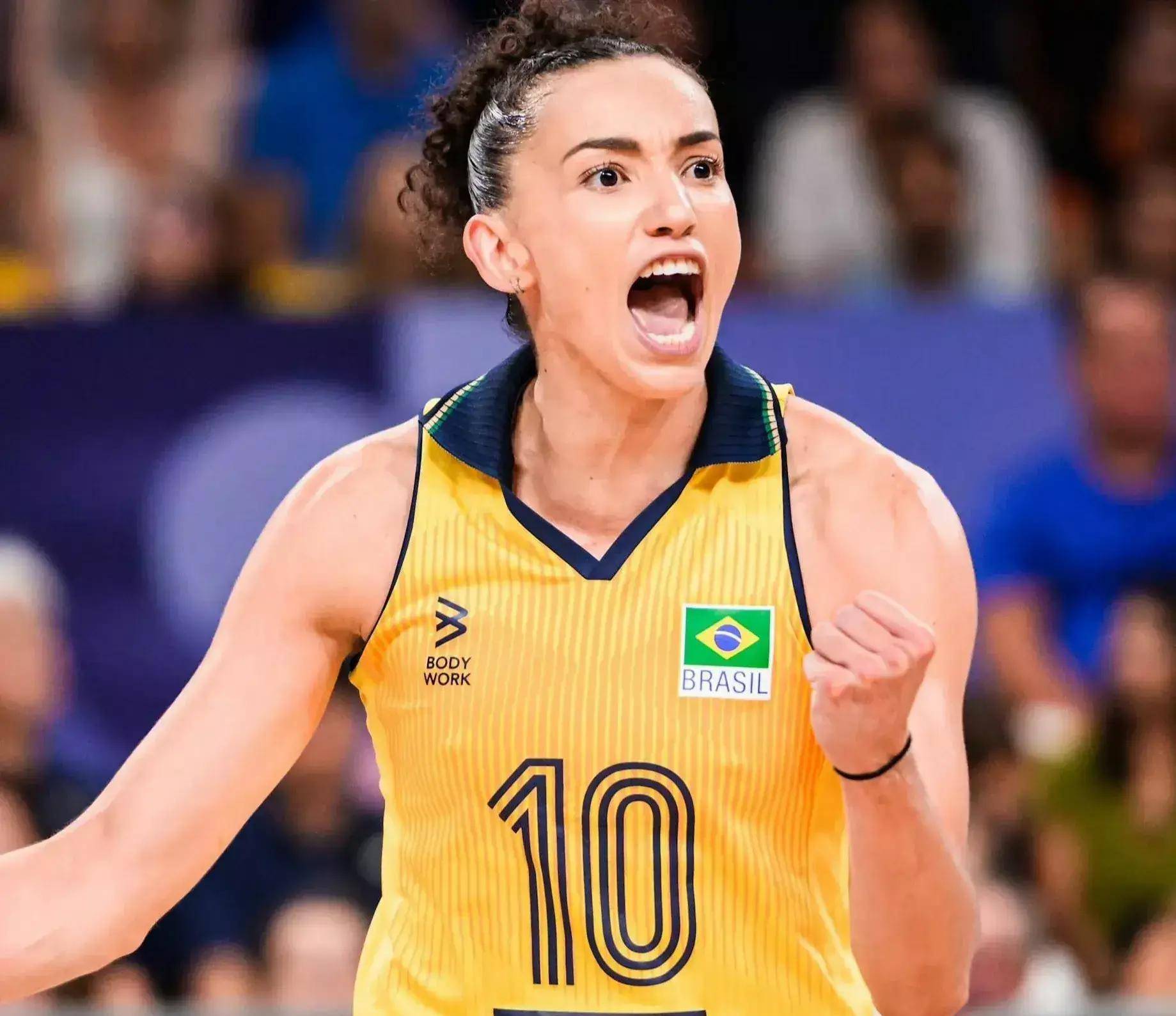 巴西女排队员战术娴熟,成功晋级决赛