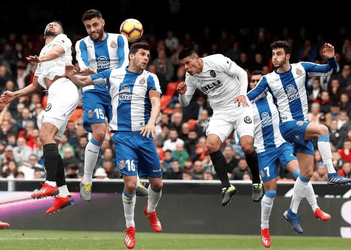 包含那不勒斯进攻手段丰富，轻松战胜对手的词条