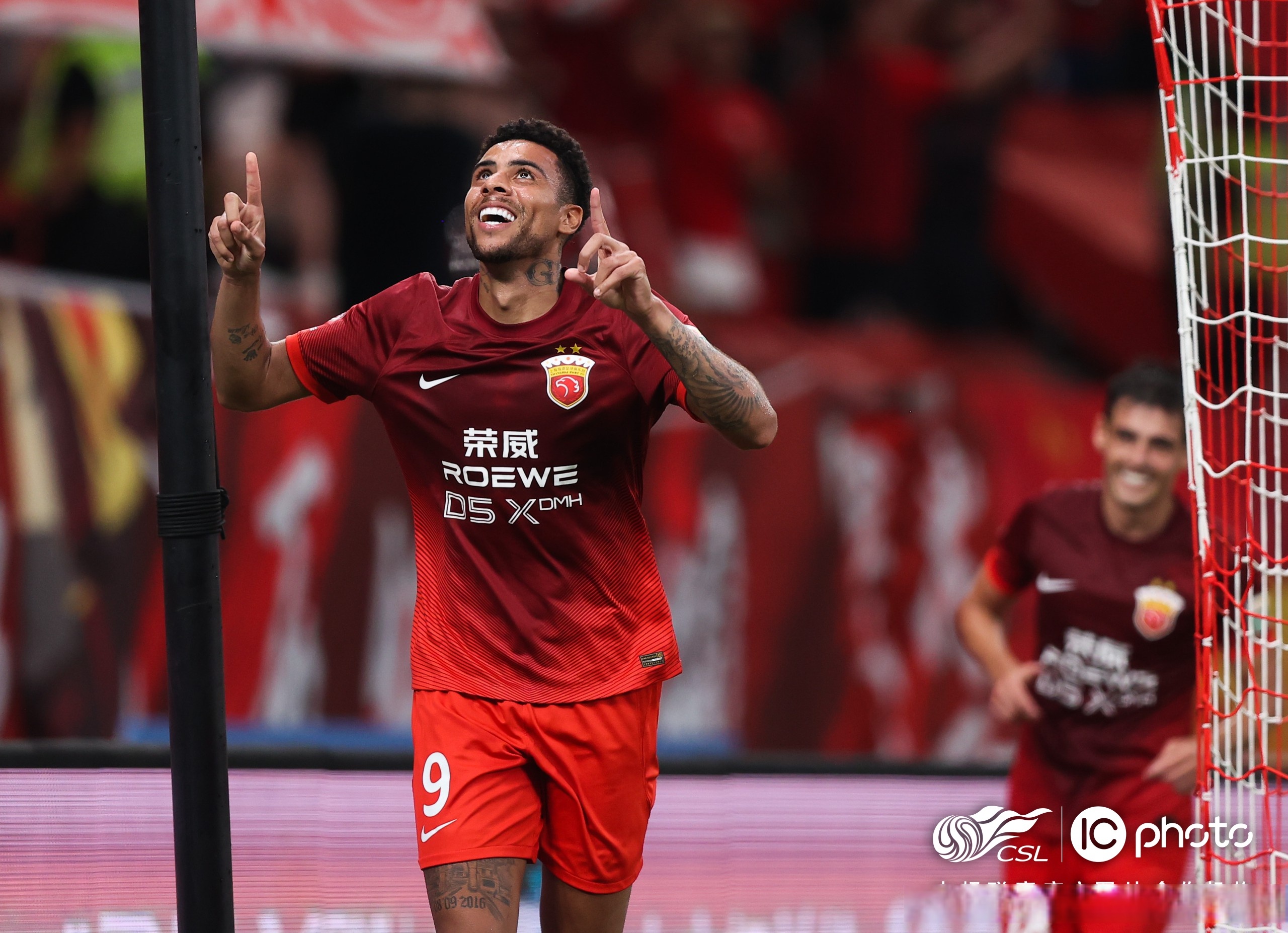 阿森纳主场胜利,继续追赶前列 阿森纳主场胜利,继续追赶前列